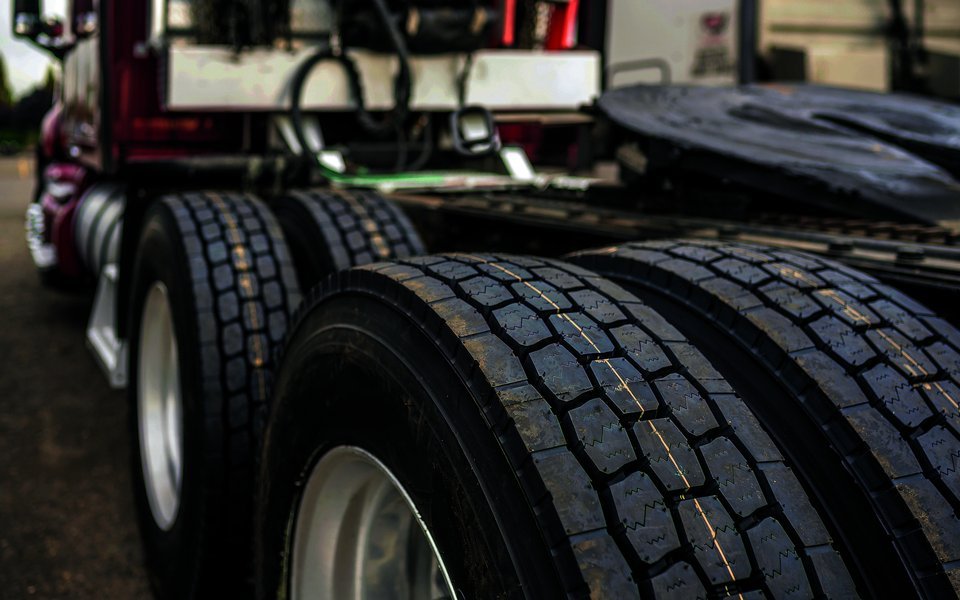 Reifenabrieb macht einen Grossteil des Mikroplastiks in der Umwelt aus.