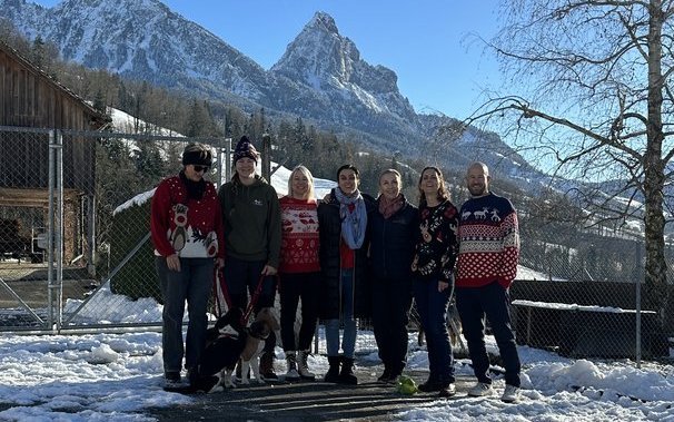 Vom Tierheim Burg aus hat man das wunderschöne Panorama des Mythen vor sich. 