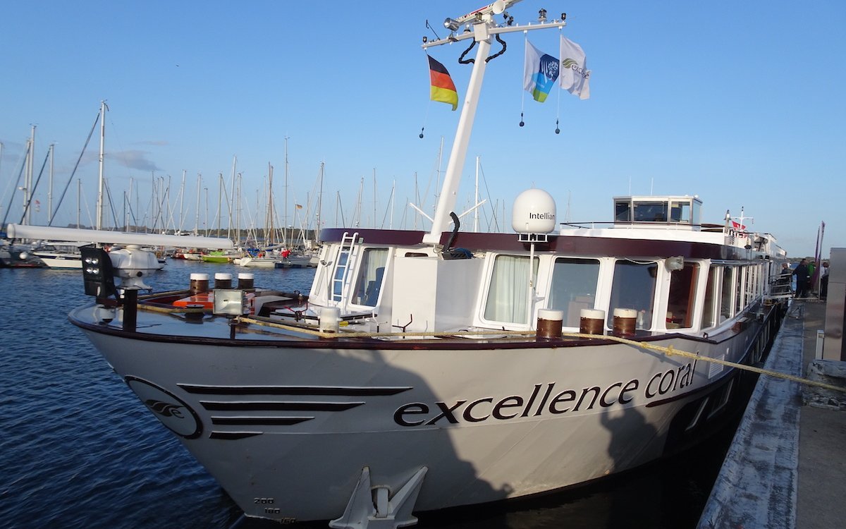 Während der Reise mit dem Flussschiff Kraniche und Seeadler beobachten.  