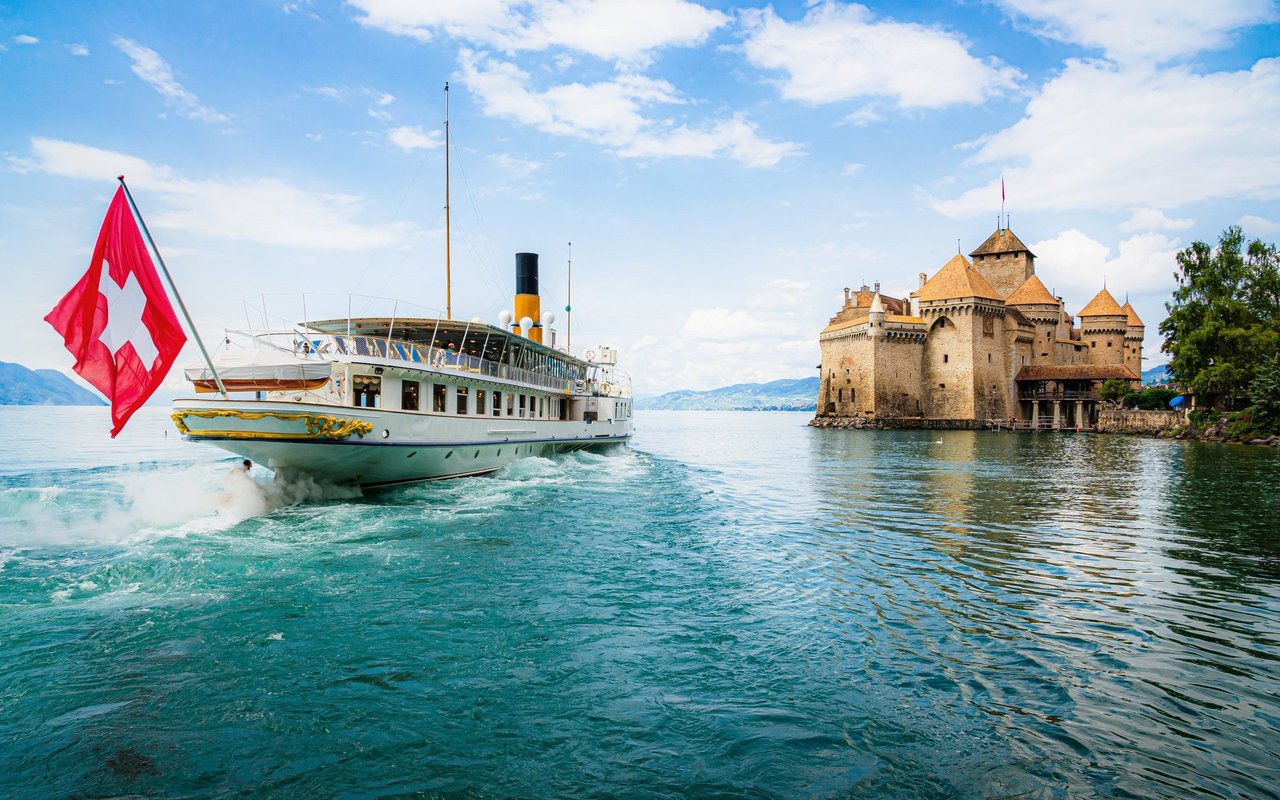 Schifffahrten sind besonders in den Sommerferien beliebt und am besten kombiniert man sie mit einer Wanderung.