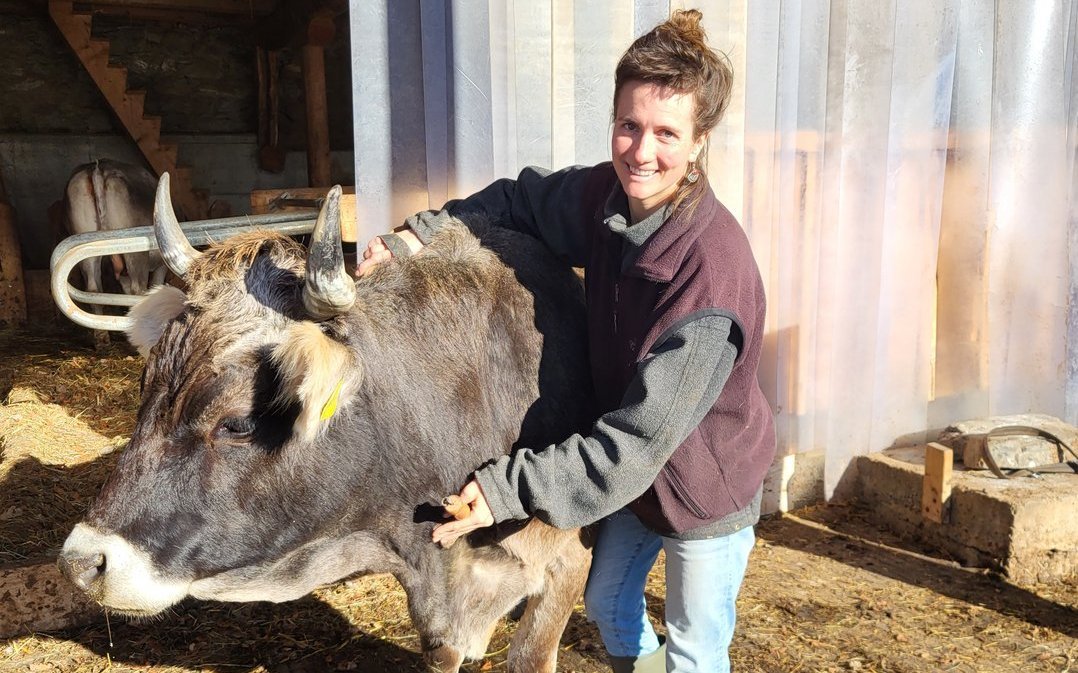 Julia Meier Maggini identifiziert sich voll und ganz als Bio-Bergbäuerin und ist stolz auf ihren Beruf.