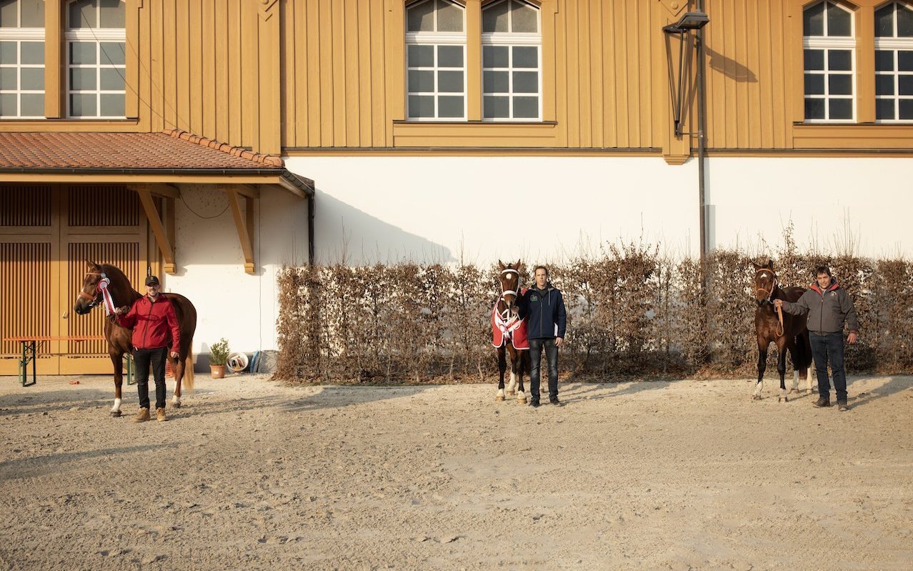 Das Gewinnerpodium des Stationstests 2023:   Clair de Lune, Nexus, Cobalt (von links nach rechts).