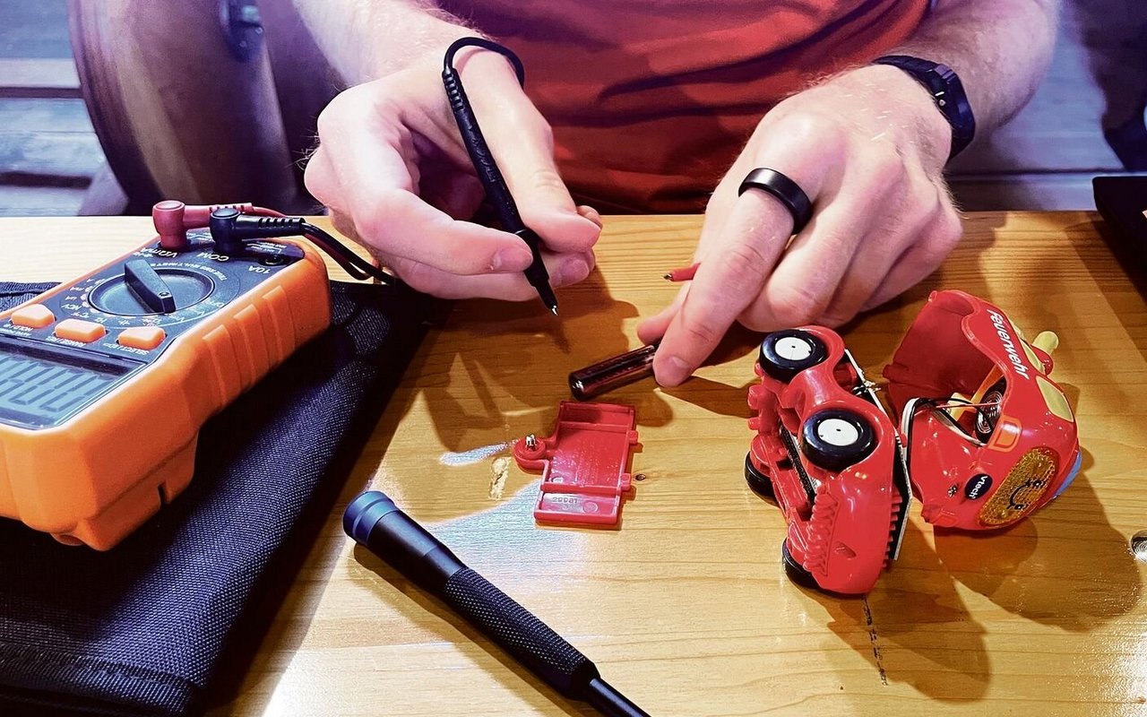 Schrauben, Löten und Kleben für Anfänger.